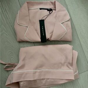 BNWT Tahari pajama shorts set in light pink size small